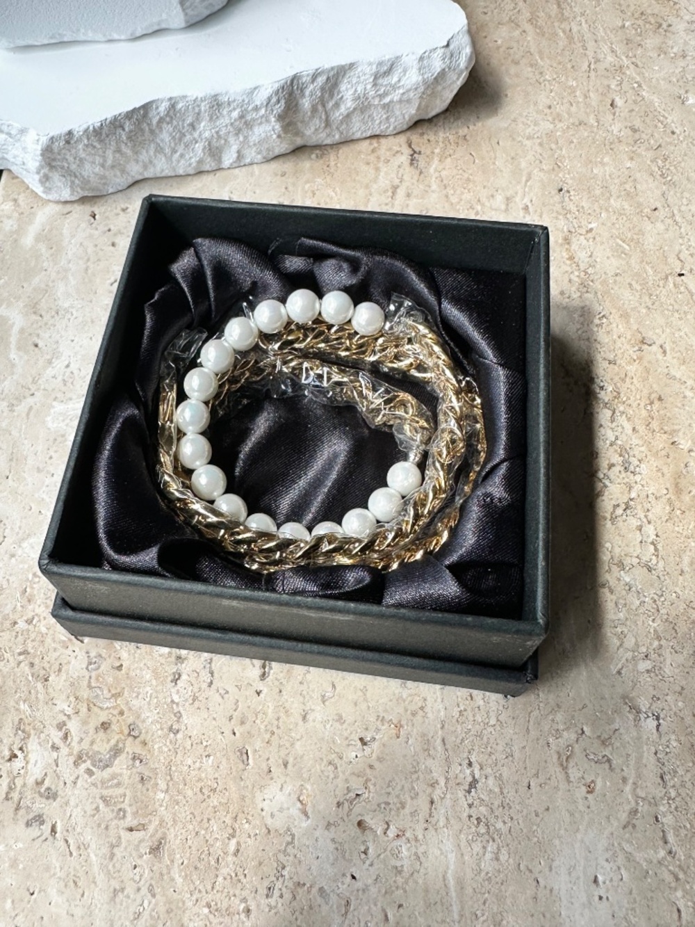 NIB | Rare Romance | Pearl Cuban Chain Unisex Necklace - Picture 6 of 8